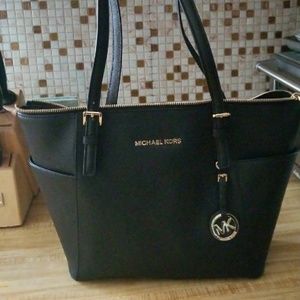 Michael kors large jet set tote